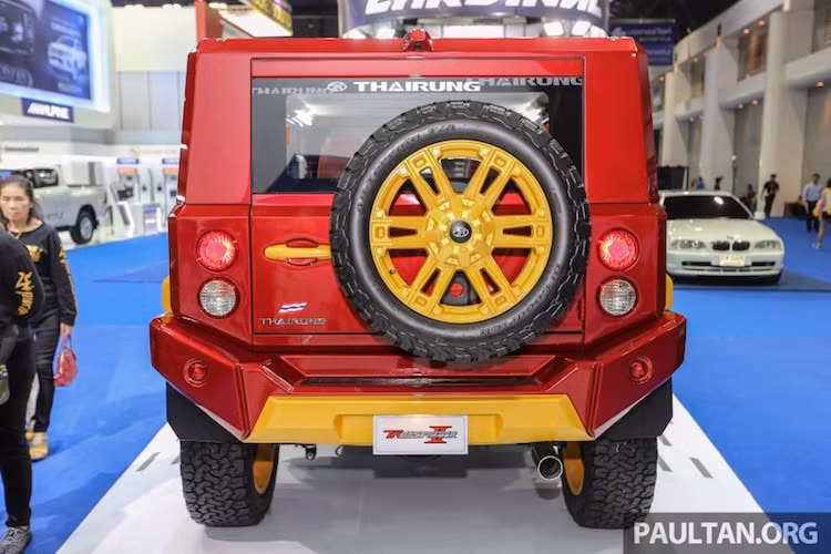 Tại Thái Lan, giá lần lượt cho 2 phiên bản thấp nhất và cao nhất của Thairung độ Toyota Hilux Transformer II là 1,465 triệu Baht và 1,555 triệu Baht (tương đương 926 và 983 triệu đồng).