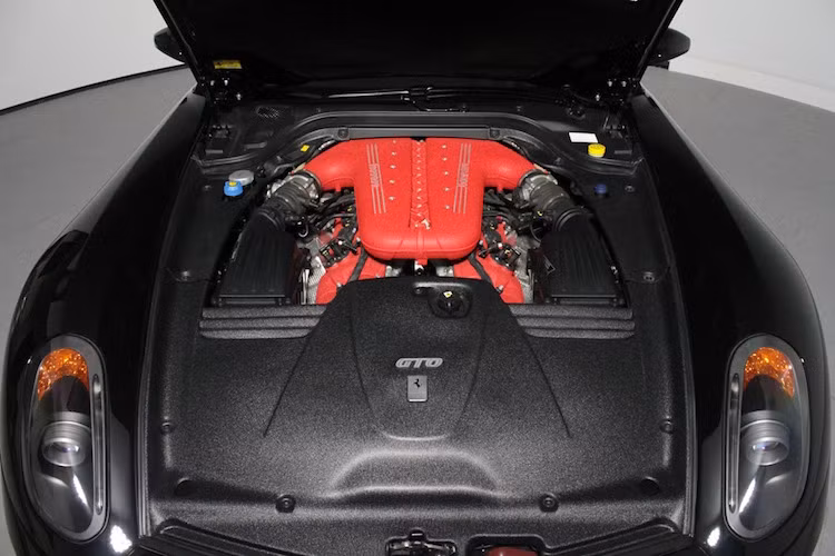 599 GTO sở hữu động cơ V12 6 lít, có công suất lên tới 661 mã lực và mô-men xoắn cực đại 620 Nm, giúp xe chỉ mất 3,2 giây để tăng tốc từ 0-100 km/h và tốc độ tối đa 335 km/h.