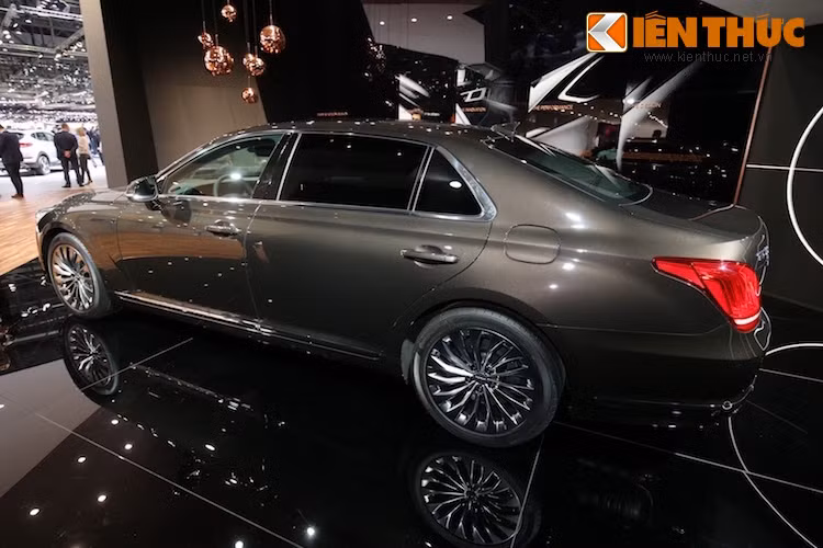 Khi đã đặt chân vào Việt Nam, những dòng xe chủ lực của Genesis tại Việt Nam sẽ là 2 chiếc crossover có kích thước khác nhau và một mẫu sedan cạnh tranh với Mercedes C-Class hay BMW 3 Series.
