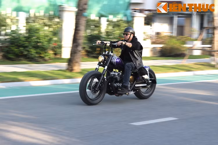 Sau khi độ lại, từ một chiếc cruiser với dáng khá "già, Honda Rebel đã "lột xác" trở thành một mẫu xe đầy cá tính "nổi loạn" với phong cách Bobber hardtail.