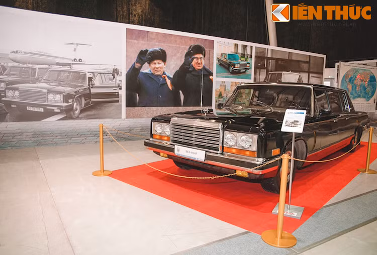 Chiếc limousine ZIL 41017 này đã từng được các Tổng bí thư Liên Xô như Konstantin Chermenko, Yuri Andropov và Mikhail Gorbachev sử dụng trong thời gian còn đương chức. Hiện nay, vẫn còn 2 chiếc xe loại này được gìn giữ cẩn thận bởi Kremlin Garage và sử dụng trong các buổi diễu hành mừng Ngày chiến thắng của Quân Đồng Minh trước Đức Quốc Xã.