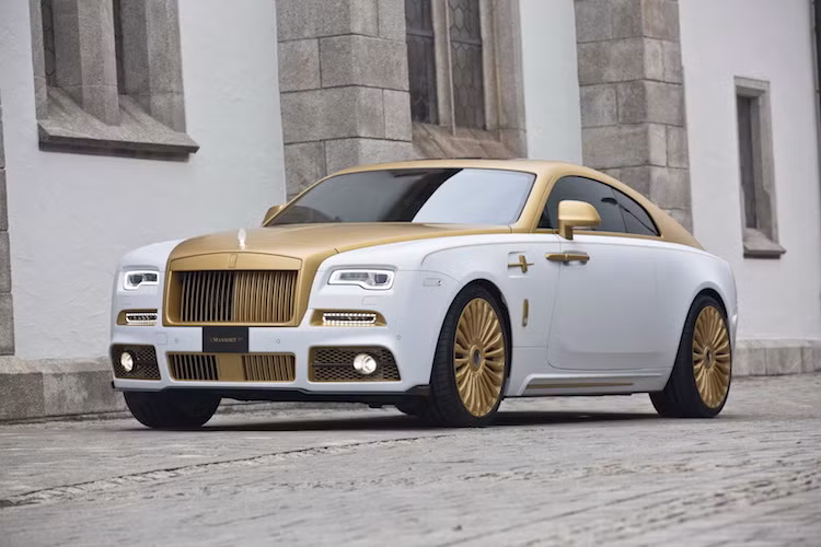 Với bản độ Palm Edition 999 từ chiếc coupe siêu sang Rolls-Royce Wraith, Mansory đã không "đi quá đà" như thường thấy trên một số mẫu xe độ khác của hãng.