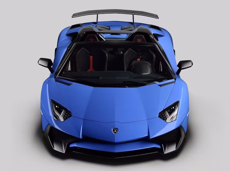Lamborghini cũng có thể chiếm vị trí cao trong danh sách top 10 mẫu xe đắt nhất châu Âu nếu tính chiếc Centenario vừa ra mắt. Tuy nhiên do dòng xe này hiện đã được bán hết nên "ứng cử viên" đắt nhất của hãng hiện tại là Aventador LP 750-4 SV Roadster, với giá 303.450 Euro (tương đương 9,71 tỷ đồng).