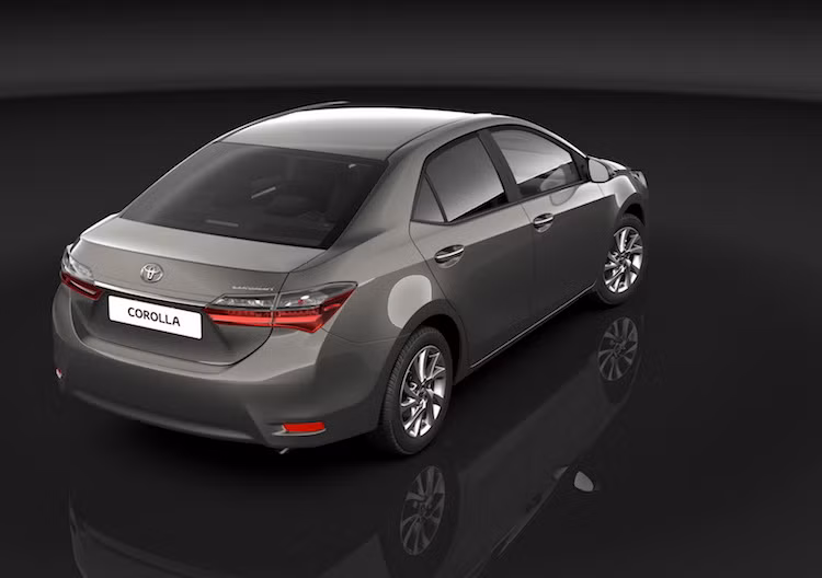 Tuy nhiên, sẽ chỉ có Corolla bản quốc tế sẽ có đèn hậu nâng cấp lên công nghệ LED. Trong khi đó phiên bản Mỹ vẫn sử dụng đèn hậu bình thường.