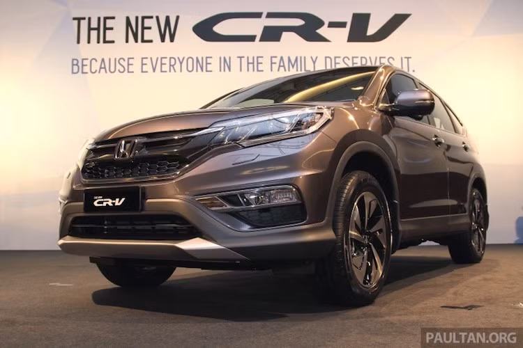 Để tiếp tục giữ vững đà thành công của CR-V, Honda Việt Nam đang có dự định tung ra thêm phiên bản CR-V 2.4 cao cấp mới. Thừa hưởng thiết kế năng động và các tính năng tiện ích của thế hệ 4, Honda CR-V 2.4 phiên bản cao cấp được trang bị thêm nhiều tính năng tiện ích về vận hành và an toàn.