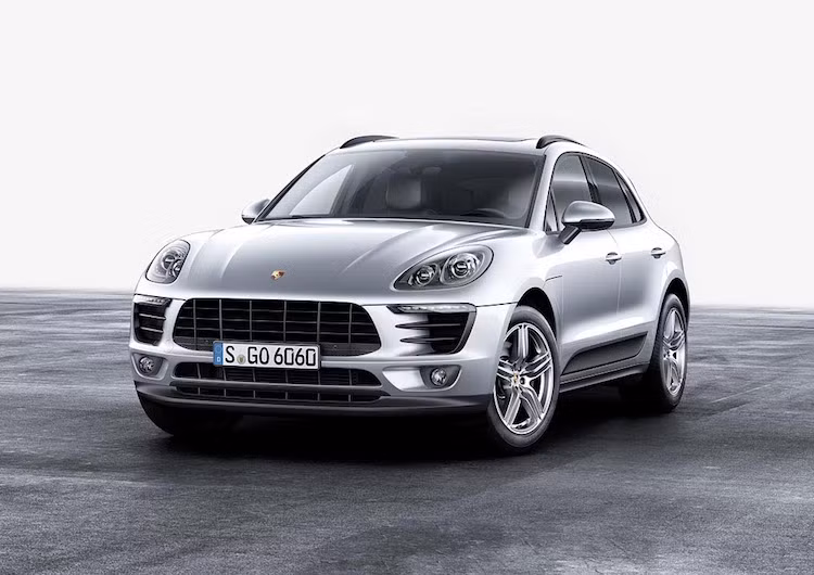 Với phiên bản Porsche Macan 2.0 mới nhất, khách hàng Việt đã có thêm một sự lựa chọn SUV cao cấp cỡ nhỏ mới đầy cạnh tranh, đặc biệt khi Chính phủ chuẩn bị áp dụng cách tính thuế mới với các xe ôtô có động cơ dung tích cao.