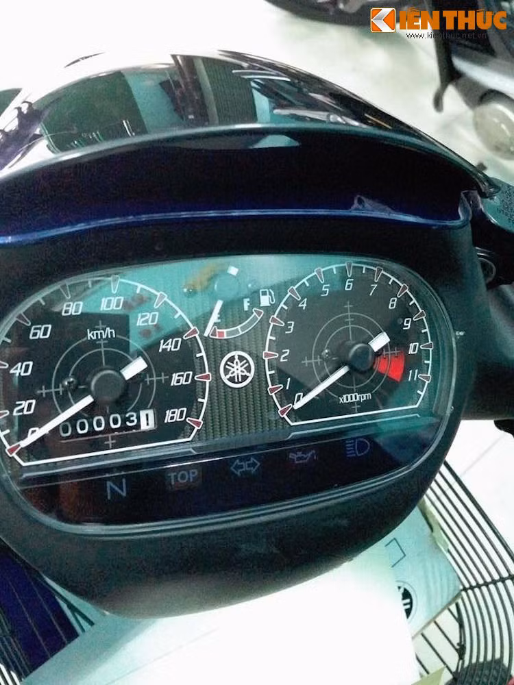 Theo thời gian, các đối thủ của Yamaha Z125 như Suzuki Satria 120 đã dần bị "khai tử" do không đạt các tiêu chuẩn khí thải. Tuy nhiên, nhờ có ống xả với bộ lọc khí thải nên tới nay, Yamaha 125ZR vẫn được sản xuất tại Malaysia, và được một số cửa hàng kinh doanh xe nhập khẩu đưa về Việt Nam dưới dạng "xe đập thùng" mới tinh.