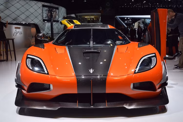 Giá bán của mỗi chiếc Agera Final có thể thay đổi tùy thuộc vào đơn đặt hàng của từng khách hàng, nhưng chắc chắn sẽ vào hàng triệu USD.
