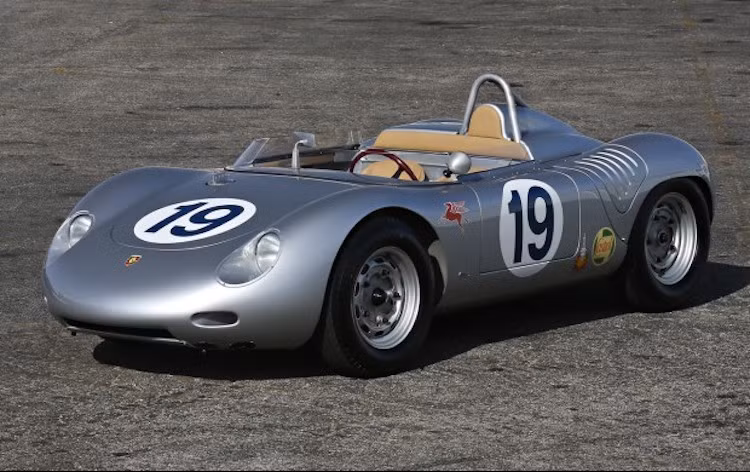 Không chỉ sở hữu những mẫu Porsche "hàng hiếm" được sản xuất hàng loạt, Seinfeld còn bán cả một số chiếc xe đua đã từng đạt nhiều thành tích