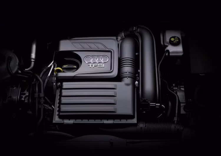 Trên Q2, Audi đã trang bị cho chiếc xe tổng cộng 6 phiên bản động cơ, trong đó có 3 bản chạy xăng và 3 bản chạy diesel. Các phiên bản máy xăng tăng áp gồm 1l 3 xi-lanh, 1.4l và 2l 4 xi-lanh. Trong khi đó, 3 động cơ diesel sẽ có dung tích 1.6 hoặc 2.0l.