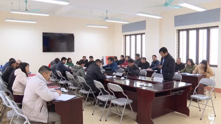 Hiệu trưởng giải trình vụ 'bớt xén khẩu phần, 11 học sinh ăn 2 gói mì tôm' - Hình 2 Hieu truong giai trinh vu 'bot xen khau phan, 11 hoc sinh an 2 goi mi tom'-Hinh-2