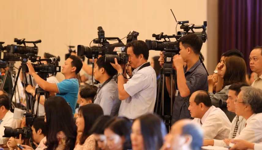 Phó chủ tịch Hội Nhà báo Việt Nam: Cần giải quyết thấu đáo bài toán kinh tế báo chí - Hình 2 Pho chu tich Hoi Nha bao Viet Nam: Can giai quyet thau dao bai toan kinh te bao chi-Hinh-2