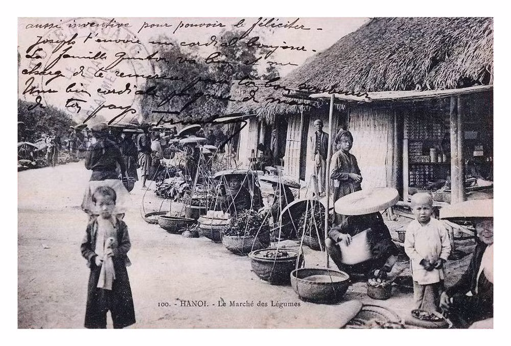 Một góc chợ bán rau ở Hà Nội.