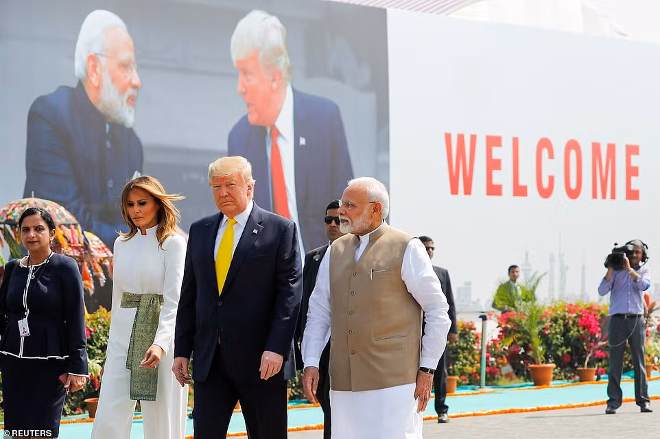 Anh: Tong thong My Donald Trump tham An Do, om Thu tuong Modi-Hinh-5