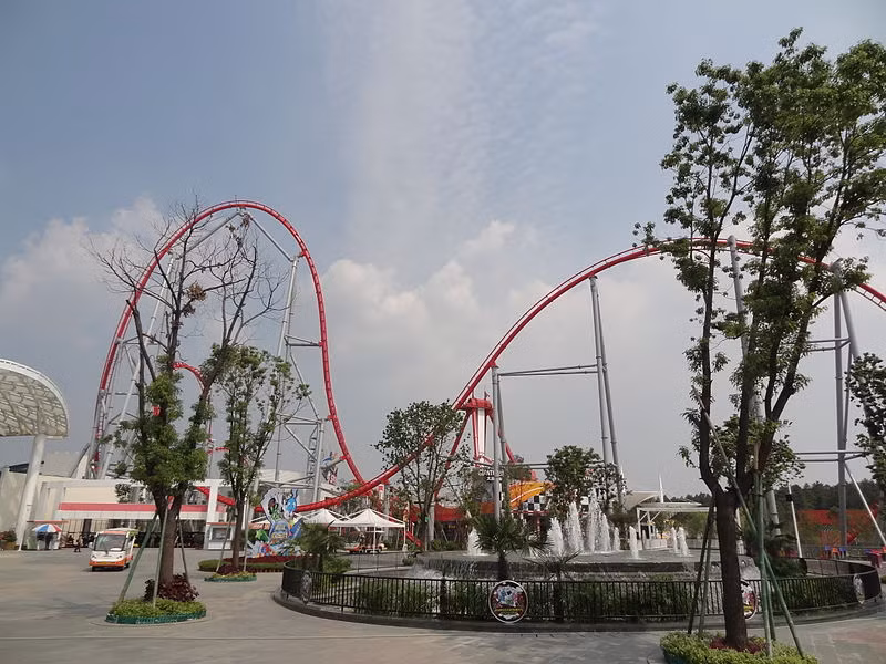 Bên trong Công viên giải trí Thung lũng Hạnh phúc.