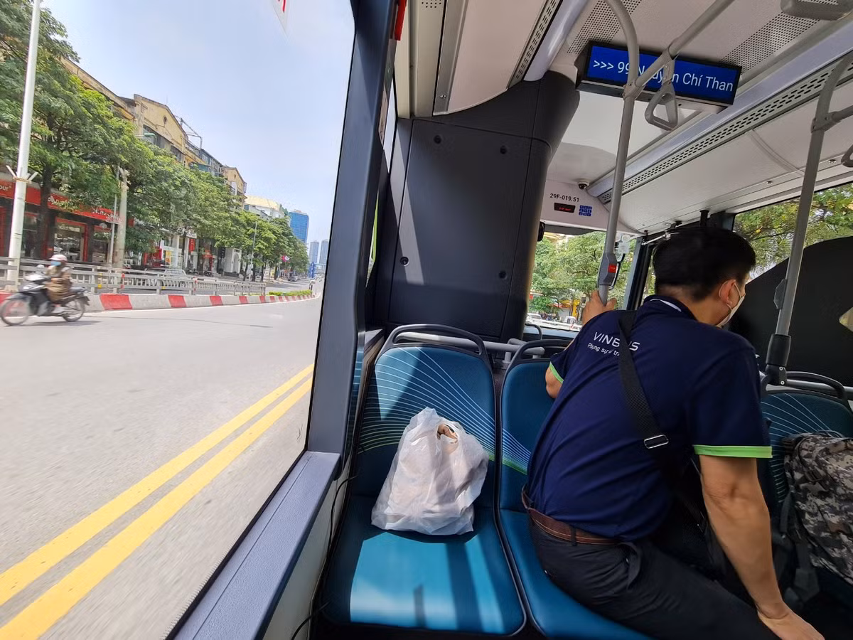 Ha Noi: Len ke hoach thay het xe buyt xang bang buyt dien