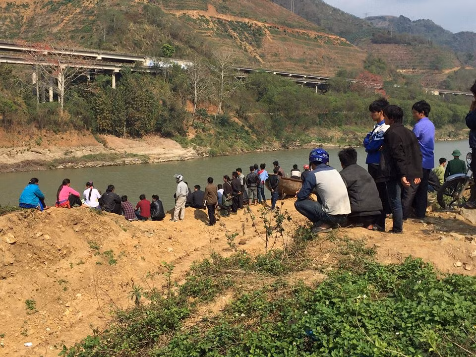 Lực lượng chức năng vẫn đang tích cực tìm kiếm thi thể các nạn nhân.