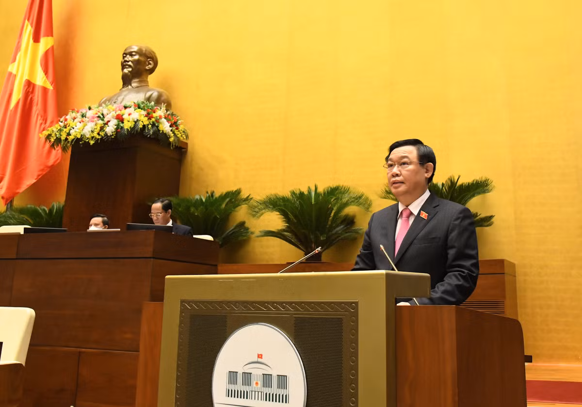 Chu tich Quoc hoi: Thuc hien tot hon nua chinh sach voi nguoi co cong