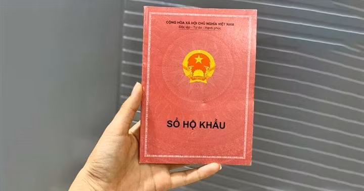 Ha Noi dung tiep nhan ho so dang ky thuong tru