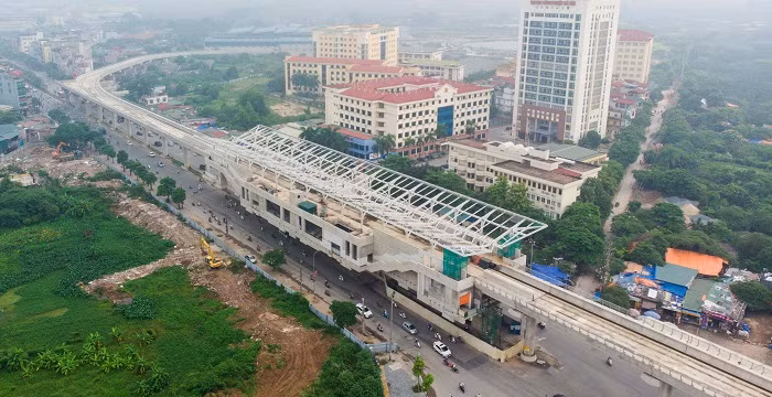  Dự án đường sắt đô thị tuyến số 3 Nhổn - Ga Hà Nội: Được đầu tư xây dựng bởi Ban Quản lý Đường sắt đô thị Hà Nội và được công ty Systra của Pháp tư vấn thiết kế, khởi công xây dựng từ năm 2010 dự kiến hoàn thành năm 2015. Sau đó dự án thi công ì ạch, sau nhiều lần đội vốn, lùi ngày hoàn thành vào năm 2019. Dự kiến khai thác thương mại vào tháng 4 năm 2021 nhưng đến nay dự án vẫn chưa được đưa vào sử dụng.