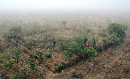 Nằm ở phía Tây của đất nước Burkina Faso, khu phế tích Loropeni là một địa điểm lịch sử ẩn chứa nhiều bí ẩn của lục địa châu Phi.