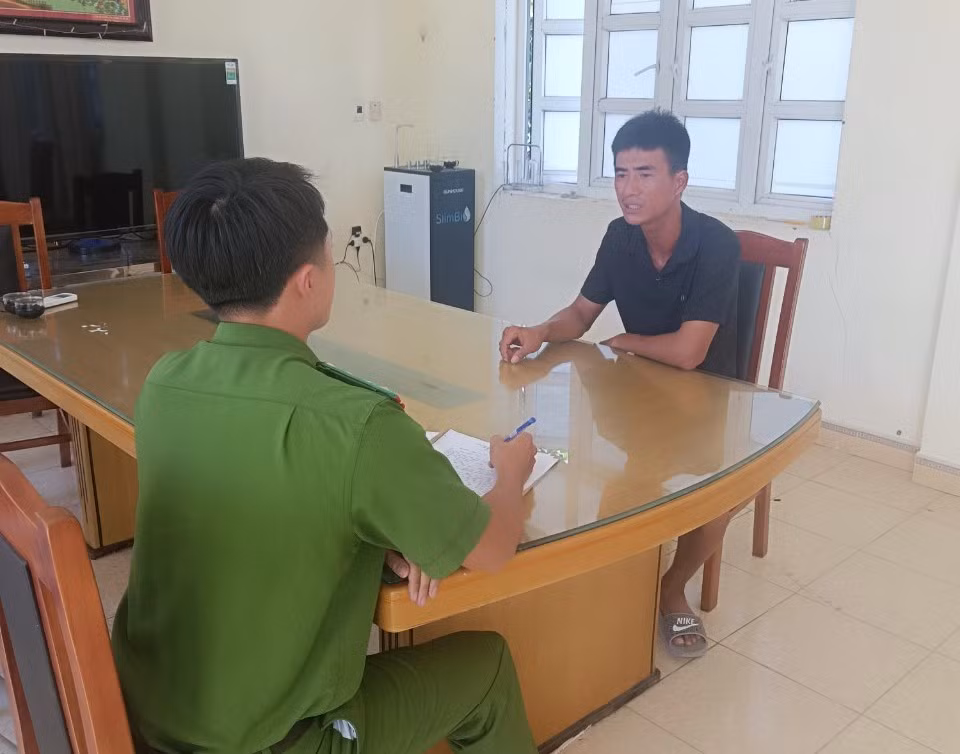 Quảng Ninh: Khởi tố kẻ đấm gãy mũi người khác Quang Ninh: Khoi to ke dam gay mui nguoi khac