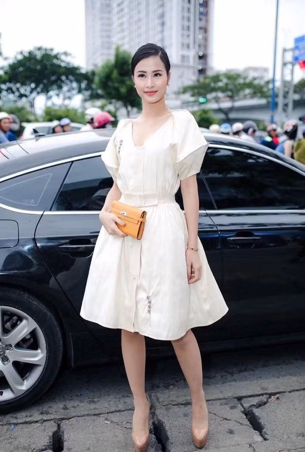 Vợ chồng Đông Nhi và Ông Cao Thắng cũng sở hữu cho mình nhiều xế hộp đắt tiền. Năm 2015, Đông Nhi tậu chiếc xe Audi A7 trị giá 3,5 tỷ đồng, là chiếc xe duy nhất có mặt tại Việt Nam thời điểm đó. Ảnh: Internet