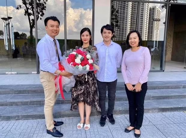 Khi chuẩn bị chào đón con gái, cả hai đã tậu thêm cơ ngơi mới cũng có giá trị không nhỏ nằm ở Quận 9, TP HCM. Ảnh: FBNV
