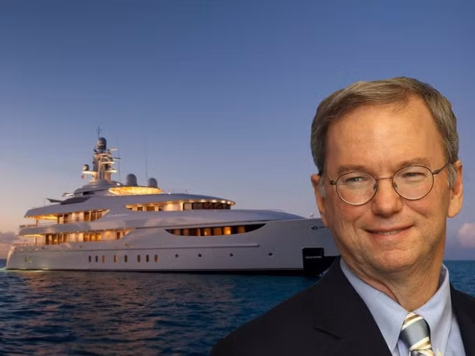 Cựu CEO Google, Eric Schmidt, cũng có một chiếc du thuyền dài 60 mét. Du thuyền này được trang bị một hồ bơi, hộp đêm và phòng tập thể dục. Ảnh: Sean Gallup