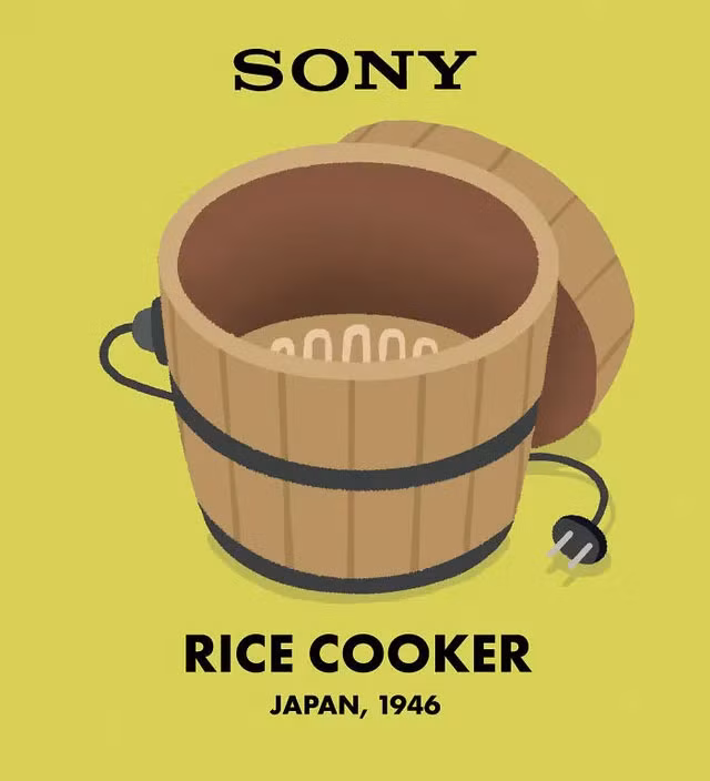 Ít ai biết, sản phẩm đầu tay của thương hiệu Sony là nồi cơm điện. Nồi cơm điện thuở ban đầu của Sony cơ bản là một cái thùng với các điện cực lồng vào nhau ở phía dưới để làm nóng nước và tạo ra cơm dẻo, ngon.