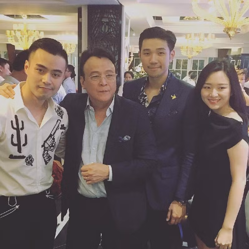 Cuoc song vuong gia cua thieu gia, ai nu Tan Hoang Minh