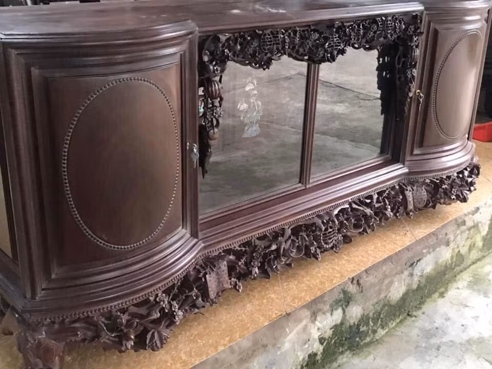 Ngày nay, tủ chè được thay thế bằng những loại tủ hiện đại, đa năng hơn về cả công dụng lẫn thiết kế. Ảnh: Facebook