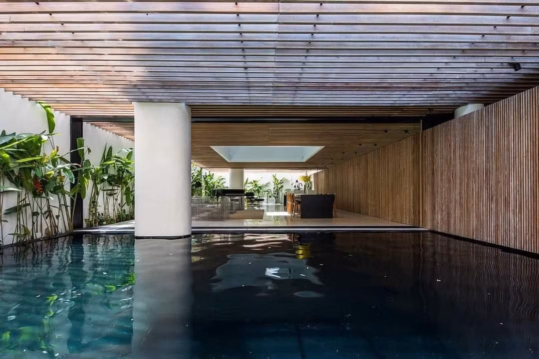 Không chỉ có vị trí đắc địa, căn villa có tên Sky House này còn được cho là một "tuyệt tác" về thiết kế. Ảnh: Archdaily
