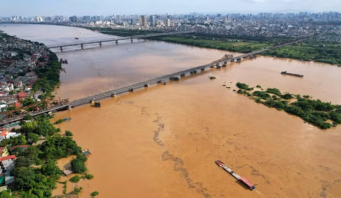 Đến 16h ngày 17/6, hồ Thủy điện Sơn La và Hòa Bình đã đóng 1 cửa xả đáy.