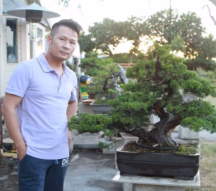 Vườn bonsai trong biệt thụ của Bằng Kiều rộng vài trăm mét vuông với rất nhiều cây đẹp mắt. Ảnh: FBNV