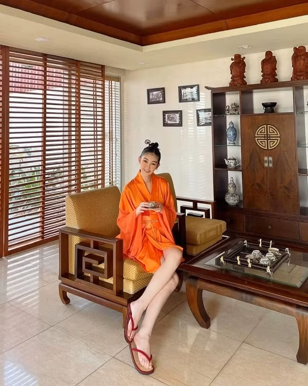 Đám cưới của Lê Âu Ngân Anh và Phan Tô Ny đang thu hút sự chú ý của dư luận. Tuy nhiên, dường như cả hai lại khá kín tiếng khi tiết lộ về hôn lễ. Ảnh: FB Lê Âu Ngân Anh