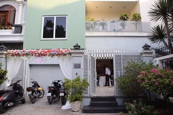 Lam Trường có một căn biệt thự 3 tầng khang trang trên một con đường đẹp của quận Tân Bình, TP HCM. Ảnh: ĐSPL