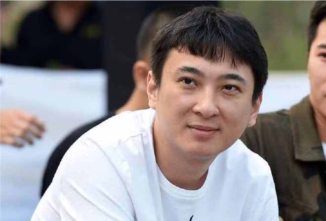 Anh trở thành đại thiếu gia giàu nhất Trung Quốc, góp mặt trong danh sách 100 tỷ phú của nước này.
