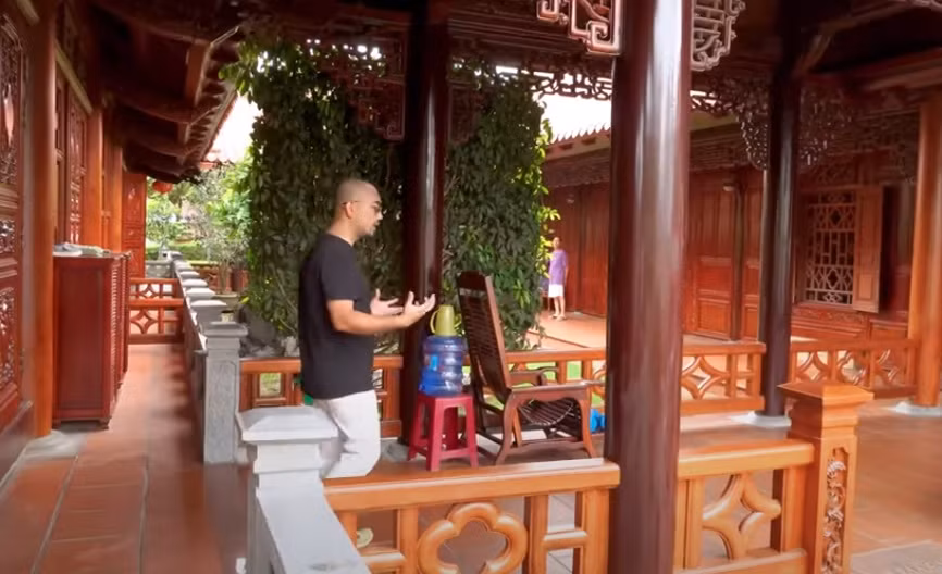 Không gian phía sau rộng rãi và thoáng mát.