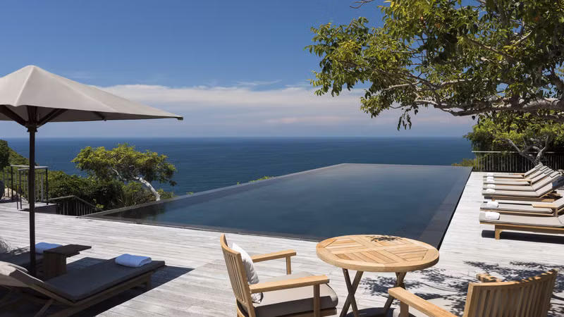 Các Pavilion và Villa ở Amanoi Resort đều vô cùng tiện nghi và rất riêng tư thiết kế ẩn hiện giữa những tán cây. Ảnh: Ivivu
