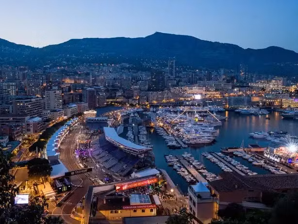 Đáng chú ý, Monaco là vùng đất của triệu phú, tỷ phú khi có tới 32% dân số là triệu phú trở lên.