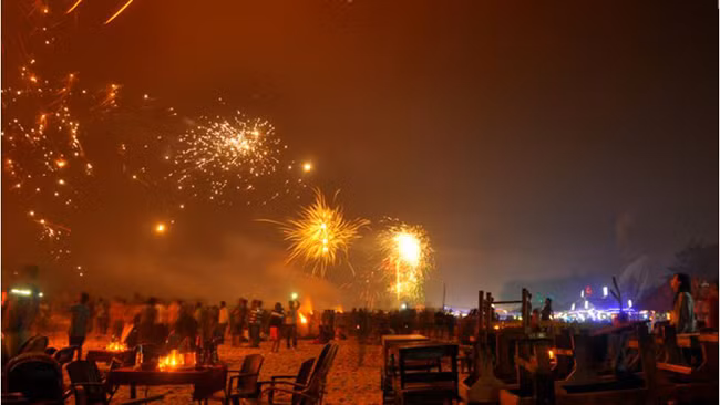 Goa, Ấn Độ: Được biết đến là điểm đến tiệc tùng của Ấn Độ, Goa là một trong những nơi tốt nhất để đón năm mới với những bữa tiệc bãi biển tuyệt đẹp, câu lạc bộ, sòng bạc và màn pháo hoa ngoạn mục.
