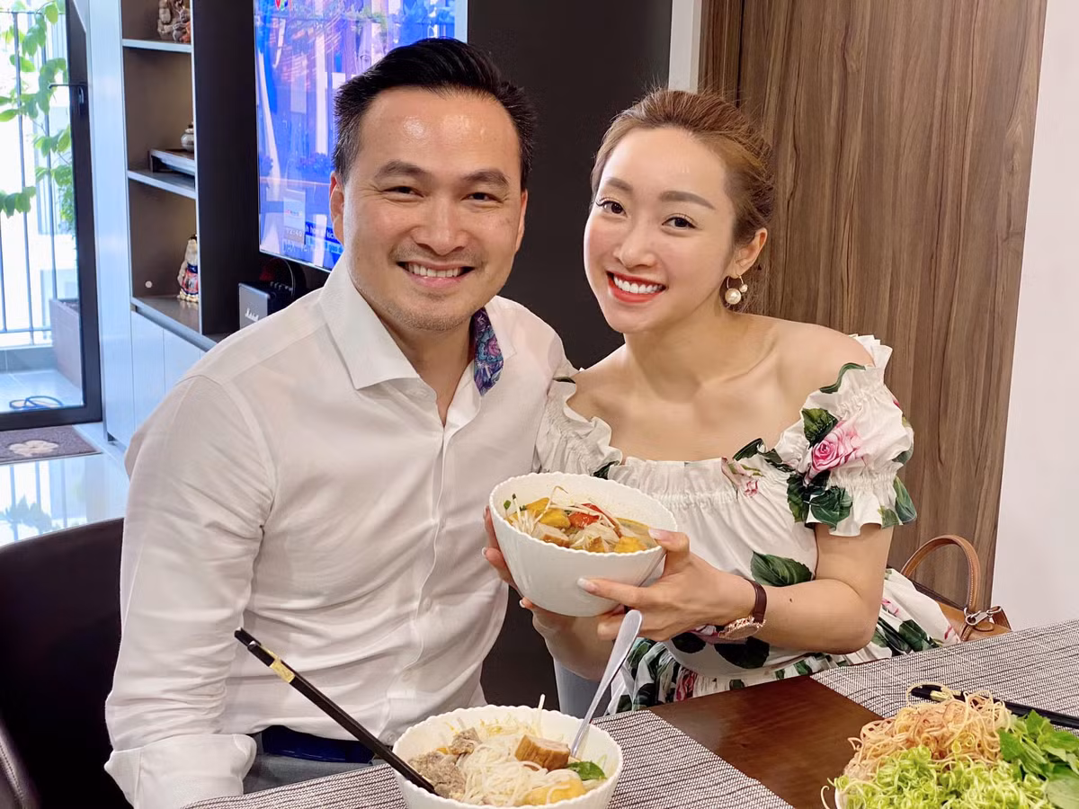 Khu vực bàn ăn thoáng đãng. Ảnh: FBNV