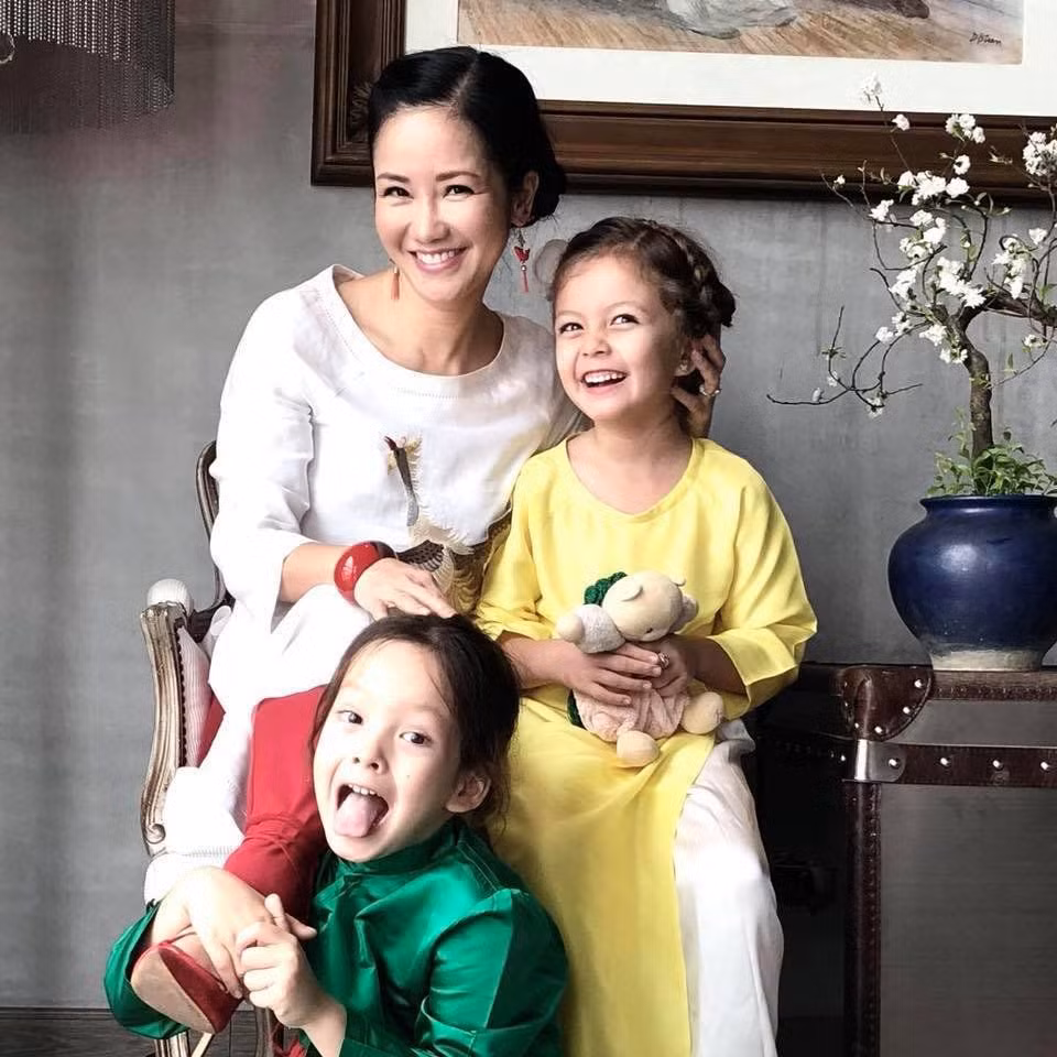 Cận cảnh căn hộ nhìn ra sông Sài Gòn của diva Hồng Nhung Can canh can ho nhin ra song Sai Gon cua diva Hong Nhung