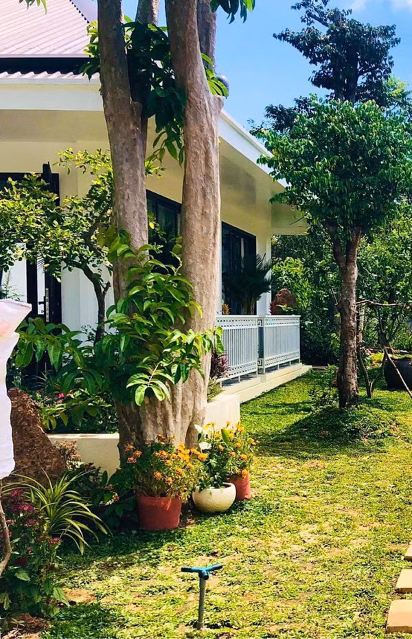 Trước đó, Việt Anh còn khiến nhiều người choáng ngợp khi lên tiếng rao bán mảnh đất nhà vườn của gia đình nằm ở trung tâm Phú Quốc, Kiên Giang. Đây là khu vực đắc địa về phát triển kinh tế du lịch, nên giá cao ngất ngưởng 17 tỷ đồng. Ảnh: FBNV