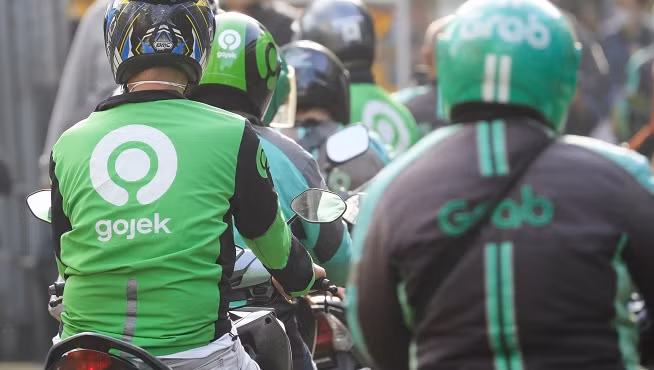 Chua bao cao dinh ky day du... Grab, Gojek, Be bi nhac nho