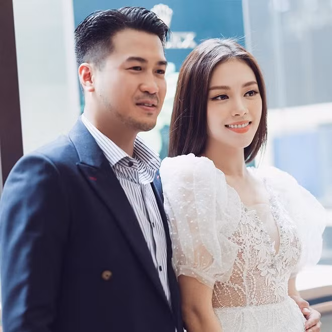 Năm 2019, Phillip Nguyễn chính thức công khai hẹn hò với hot girl Linh Rin và có lẽ đây là mối tình lâu nhất của vị thiếu gia cho đến nay. Ảnh: Vietnamnet