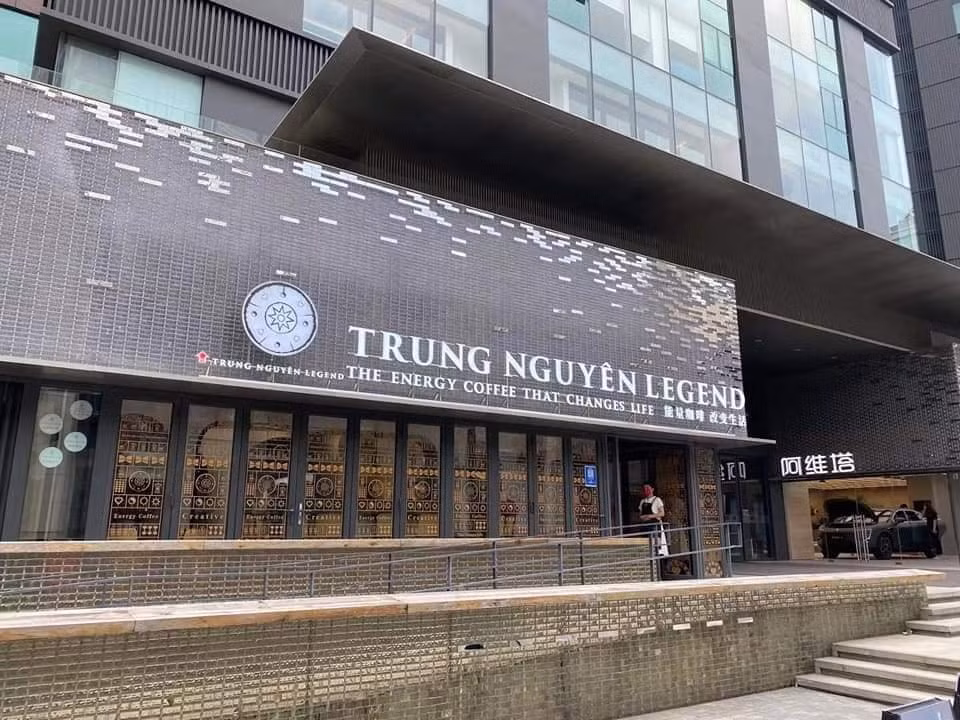 Trước đó, từ năm 2017, Trung Nguyên Legend đã mở văn phòng đại diện ở Thượng Hải phục vụ việc bán online cũng như đường dây bán sỉ cho các siêu thị. Ảnh: Vietnambusinessinsider