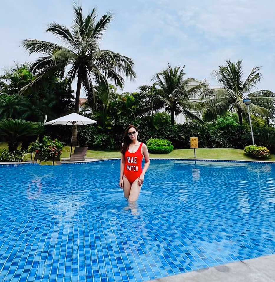 Biệt thự khu nhà giàu có bể bơi như resort của Lã Thanh Huyền Biet thu khu nha giau co be boi nhu resort cua La Thanh Huyen