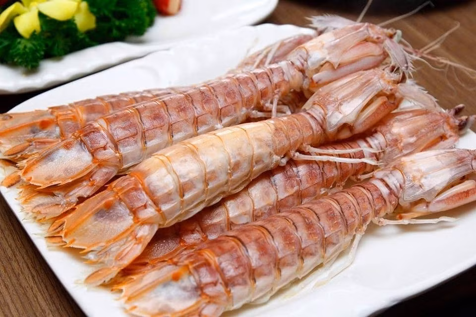 Khác với bề bề thông thường, bề bề cỡ đại rất dai chắc, đậm, thơm ngon sánh ngang với tôm hùm. Ảnh: Facebook